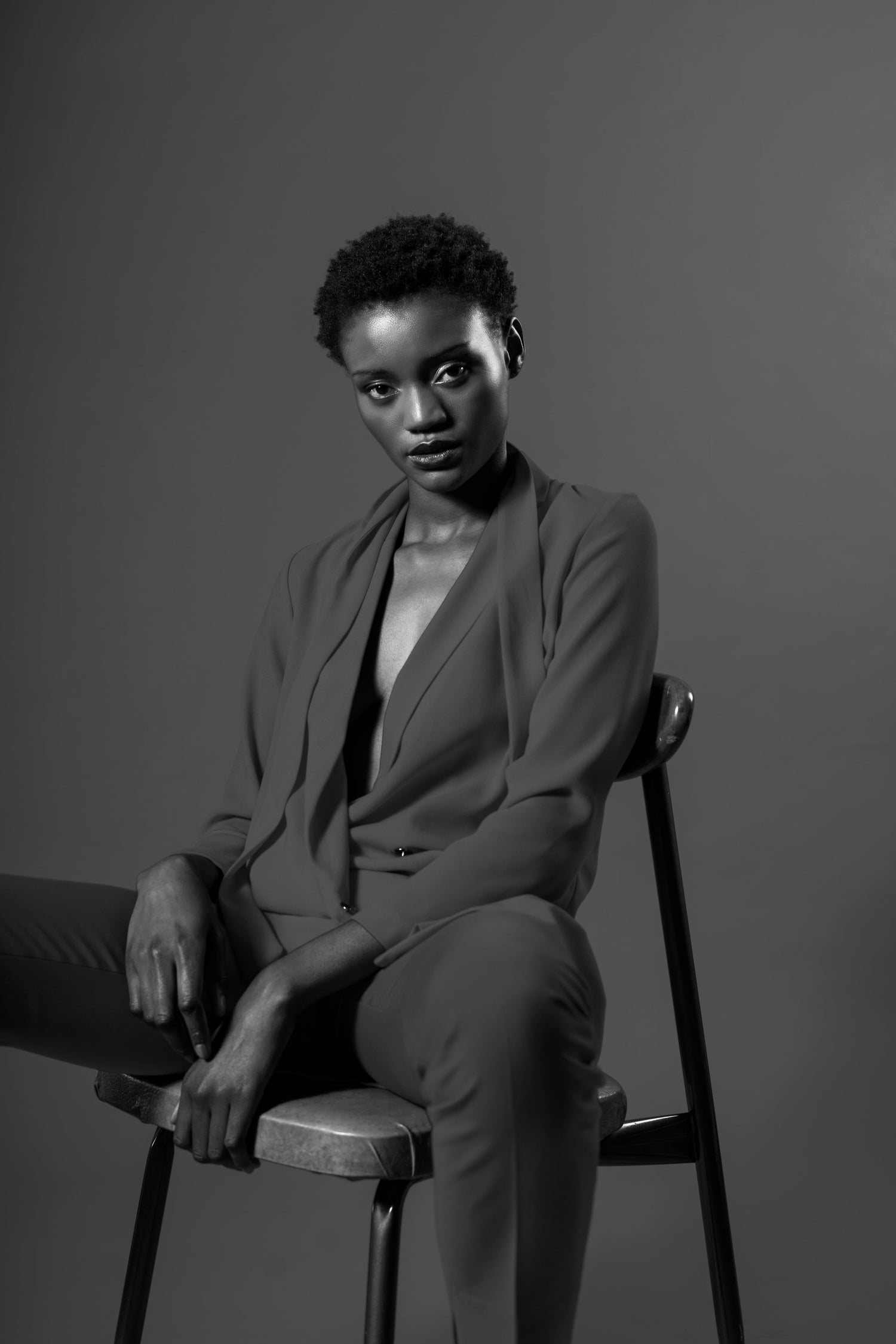 STATEMENT SILHOUETTES